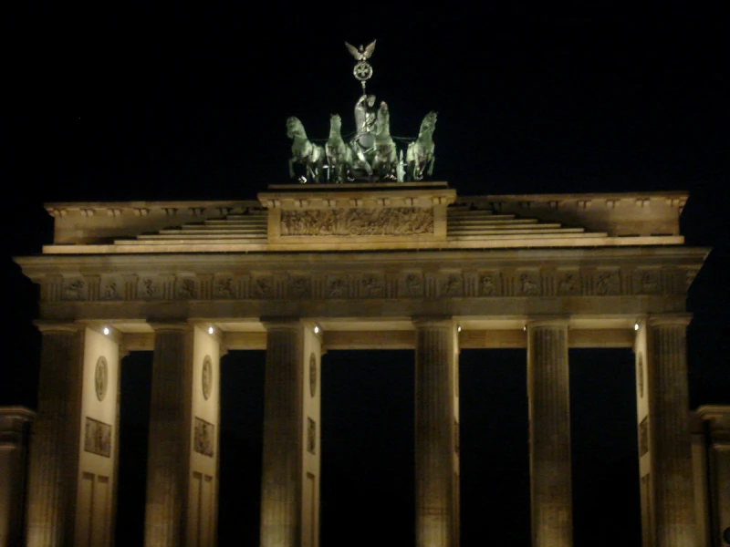 Top-10-Things-You-Must-Try-And-See-While-in-Berlin.jpeg