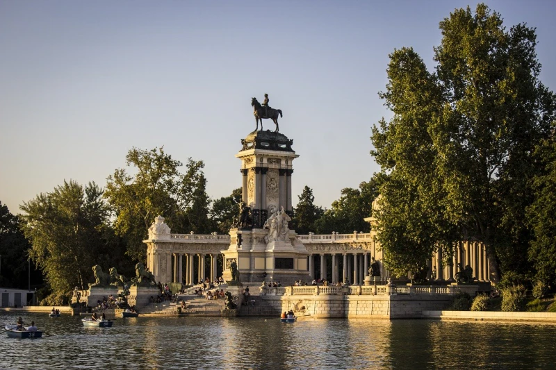 Top-10-Must-do-Things-While-In-Vibrant-Madrid.jpeg