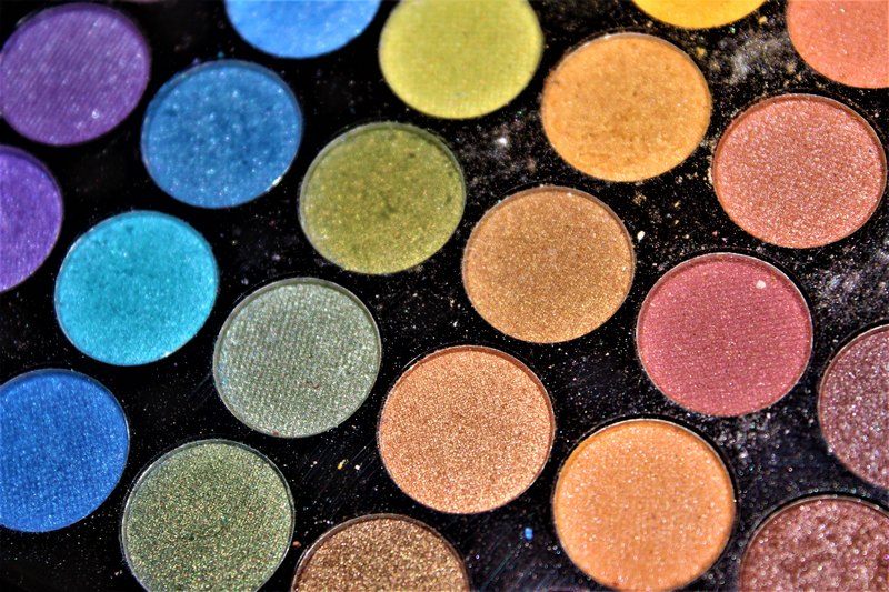 Top 10 Eyeshadow Colors That You Should Own in Your Collection