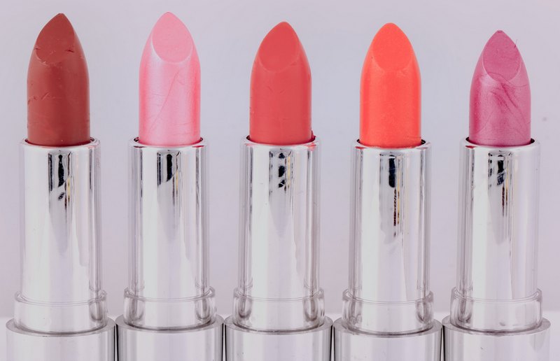 Top 10 Useful Lipstick Hacks That Every Lady Needs to Know