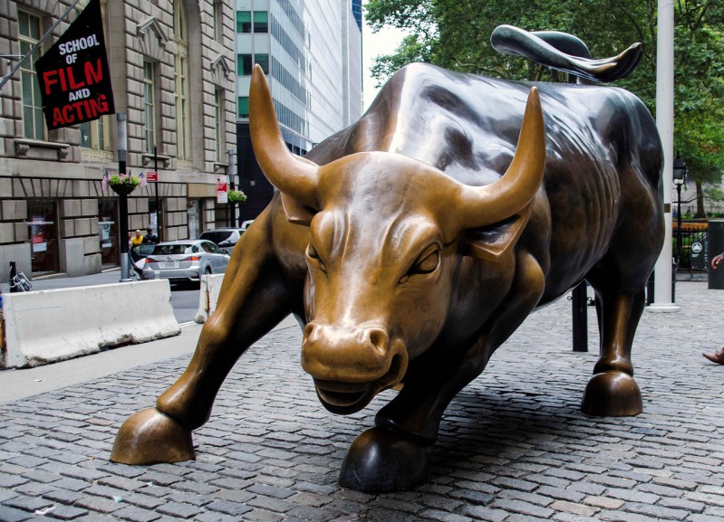 A statue of raging bull in the Wall Street, New York