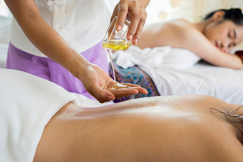 Relaxing oil massage
